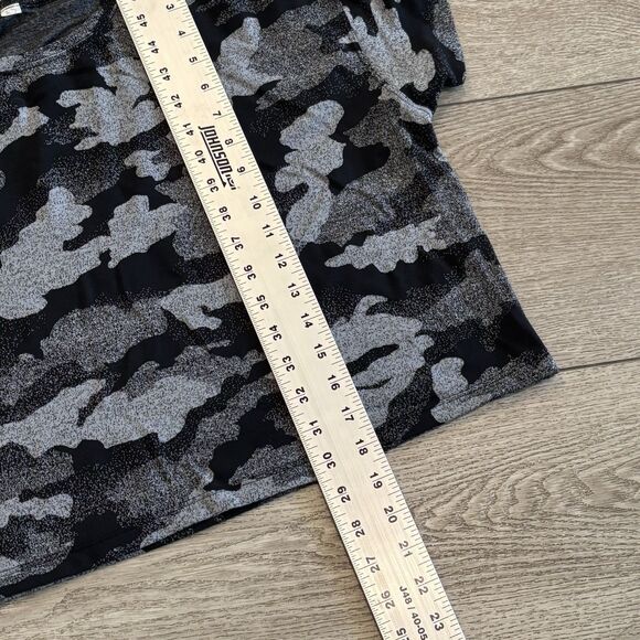 Lululemon Cropped Camo Training Tee Top Black & Gray Womens 10 Athletic Workout - Picture 5 of 7